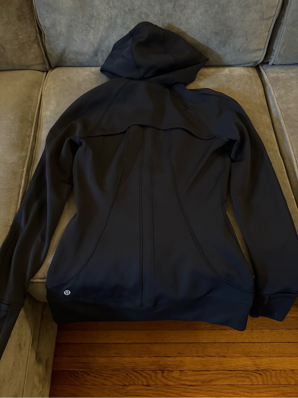 Lululemon Define Jacket in black, size 6 - Picture 2 of 3